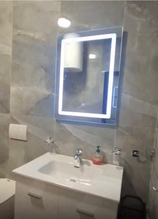 APARTAMENT ME QERA 1+1 BULEVARDI ZOGU PARE 650 EURO
