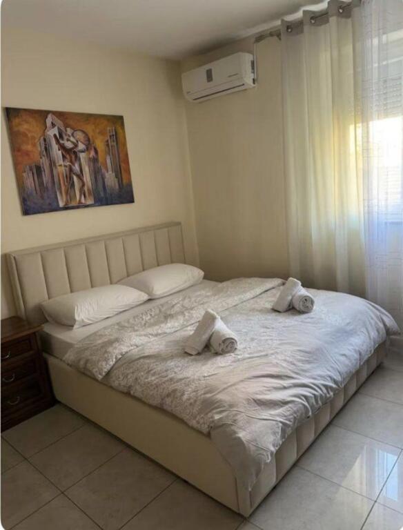 APARTAMENT ME QERA 1+1 PAZARI I RI 50.000 LEKE