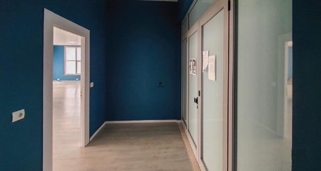 OFFICE FOR SALE 240M2 BARDHYL STREET 600,000 EURO