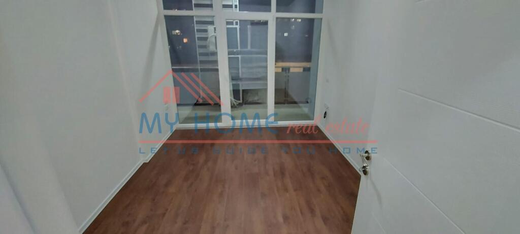 Zyre me qera Komuna e Parisit ne Tirane