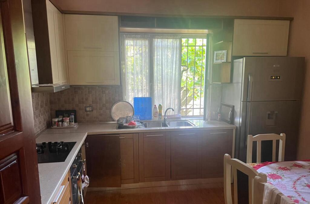 APARATAMENT ME QERA 2+1 LAPRAKE 350 EURO