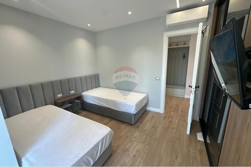 Modern apartment 2+1+2 on Elbasan Street!