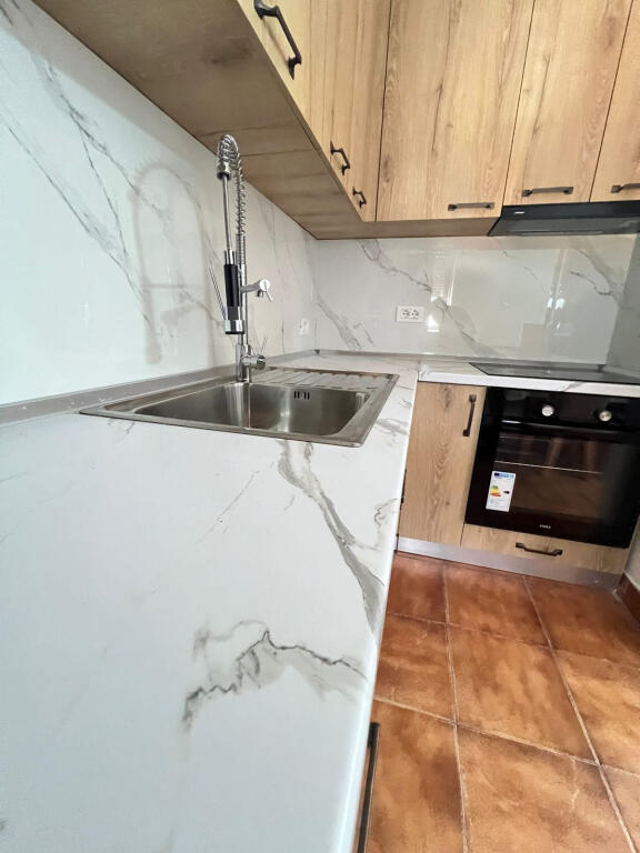 Apartament Me Qera 2+1 Tek Pazari i Ri (ID B221344) Tirane