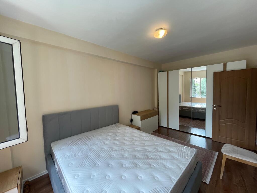 Jepet me qira apartament 3+1+2 + kuzhinë të veçuar + ballkon – Tek Liqeni Artificial i Tiranës
