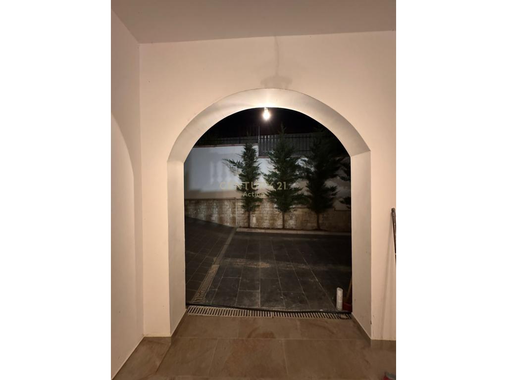 For rent the first floor of a luxury villa near the school “Rreze Drite”, Sauk.