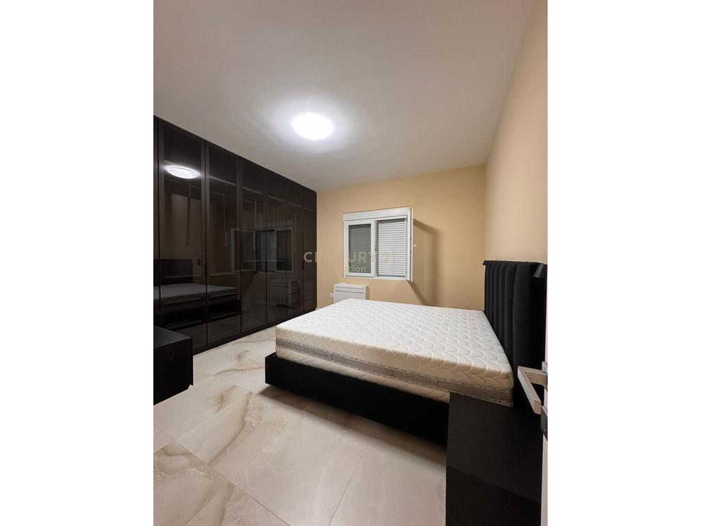 For rent the first floor of a luxury villa near the school “Rreze Drite”, Sauk.