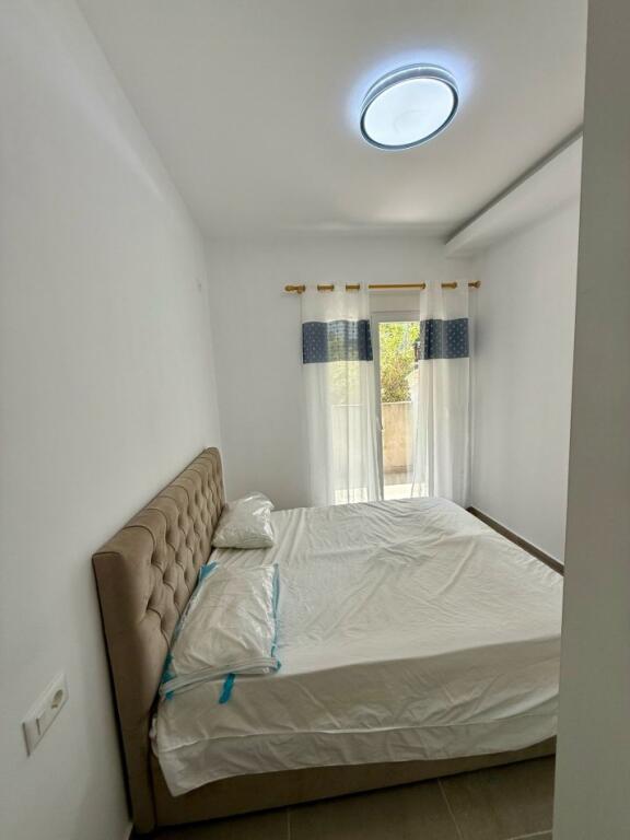 Apartment 1+1+parking available behind Marin Barleti, Selite