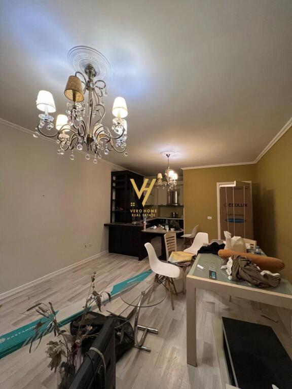 JEPET APARTAMENT 2+1+BLK ME QIRA TE KOMUNA E PARISIT 80.000 LEKE