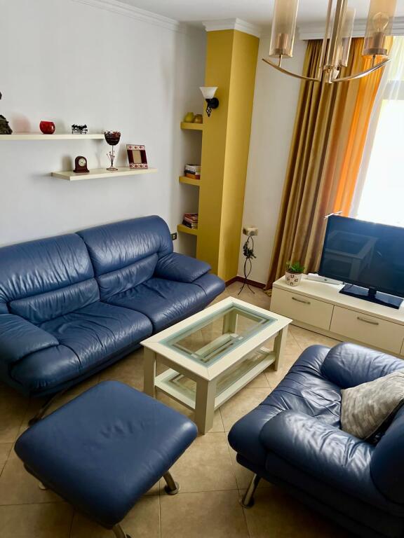 🏢 Jepet Apartament 2+1 me qira te Rruga Sulejman Pasha!