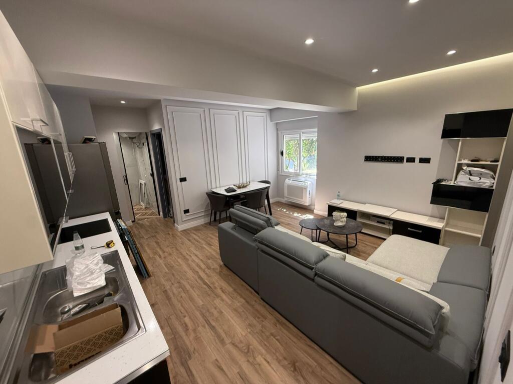 Apartment 2+1 for rent at Peti street, Arlis building