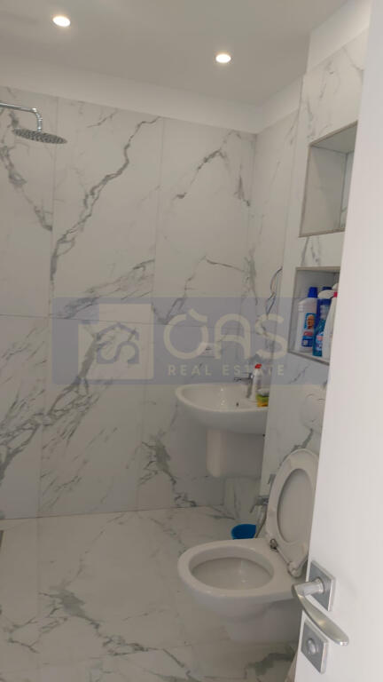 Jepet me qera apartament 1+1 Tek ish Restorant Durresi