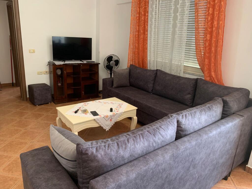 2+1 apartment for rent opposite Delijorgjit!