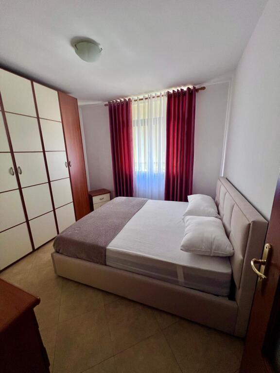 🏢 Jepet Apartament 2+1 me qira te Rruga Sulejman Pasha!