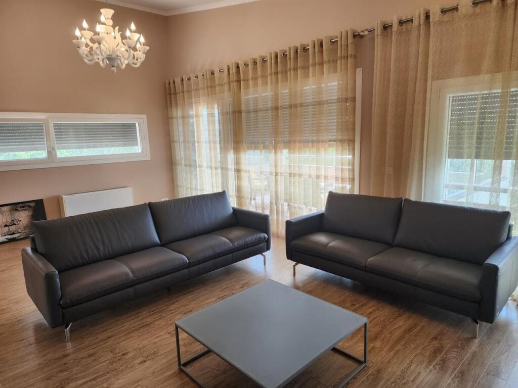 🏡 Jepet Vile me Qira te Long Hill Residence