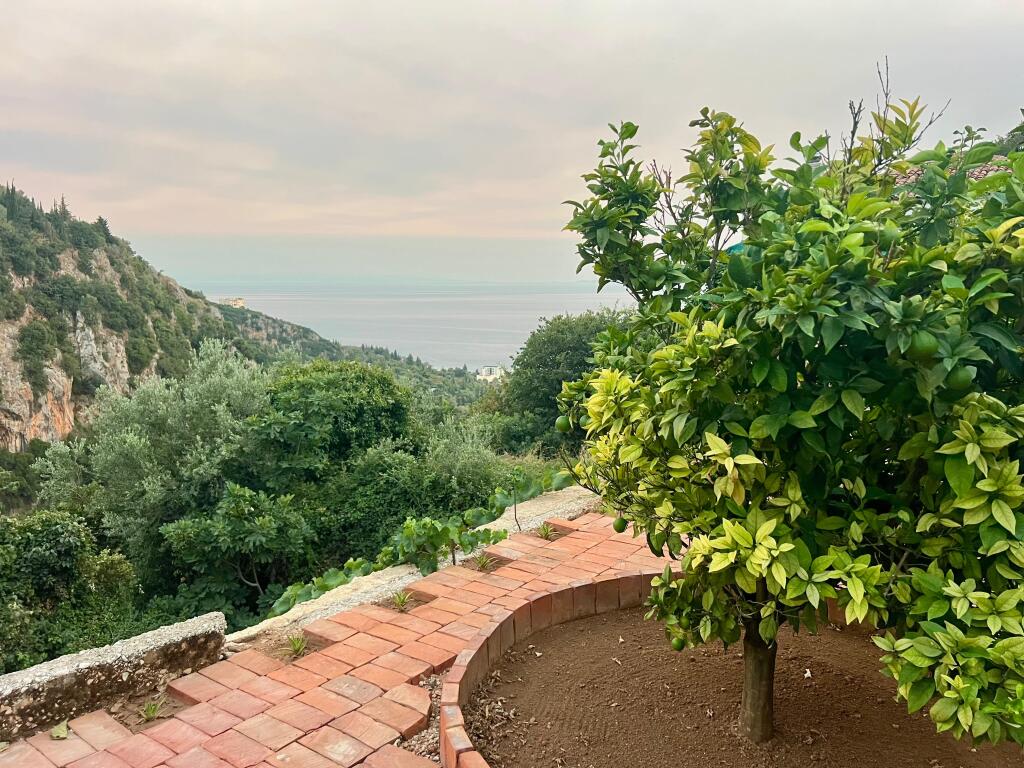 Shtepi Private Per Shitje Ne Dhermi, Vlore