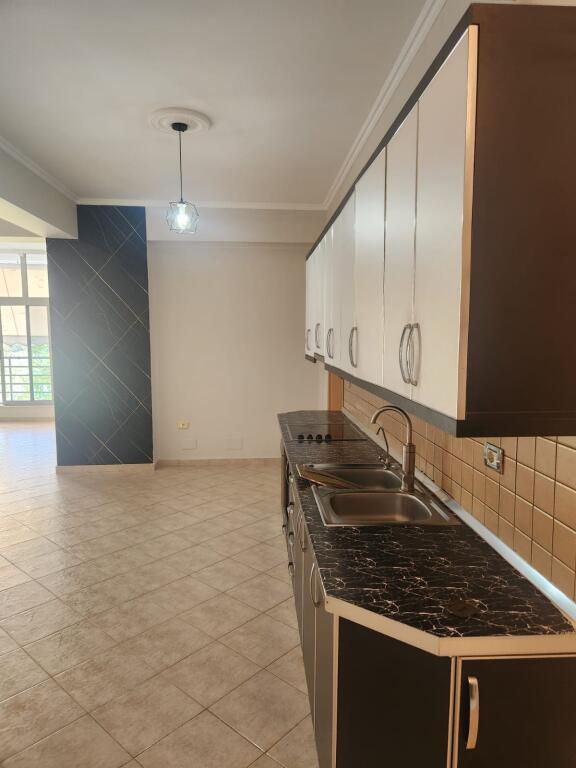 Affittasi appartamento 2+1+2+parcheggio in via Kavajes, bar xhaki