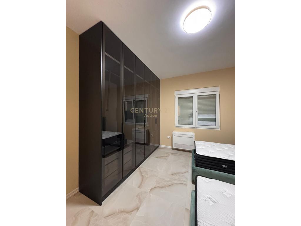 For rent the first floor of a luxury villa near the school “Rreze Drite”, Sauk.