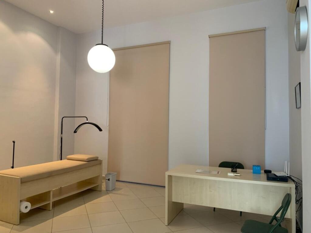 Business premises for rent at Dibres street
