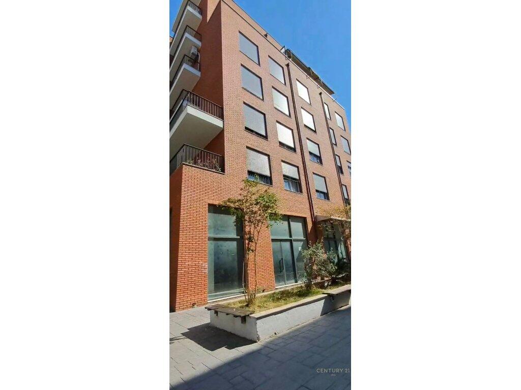 🏢 Shitet Njësi Biznesi – Rruga Ali Demi, Tiranë