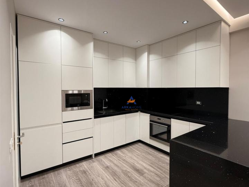 AFFITTASI APPARTAMENTO 1+1 "PRESSO URBAN GATE, ASTIR" 600 EURO