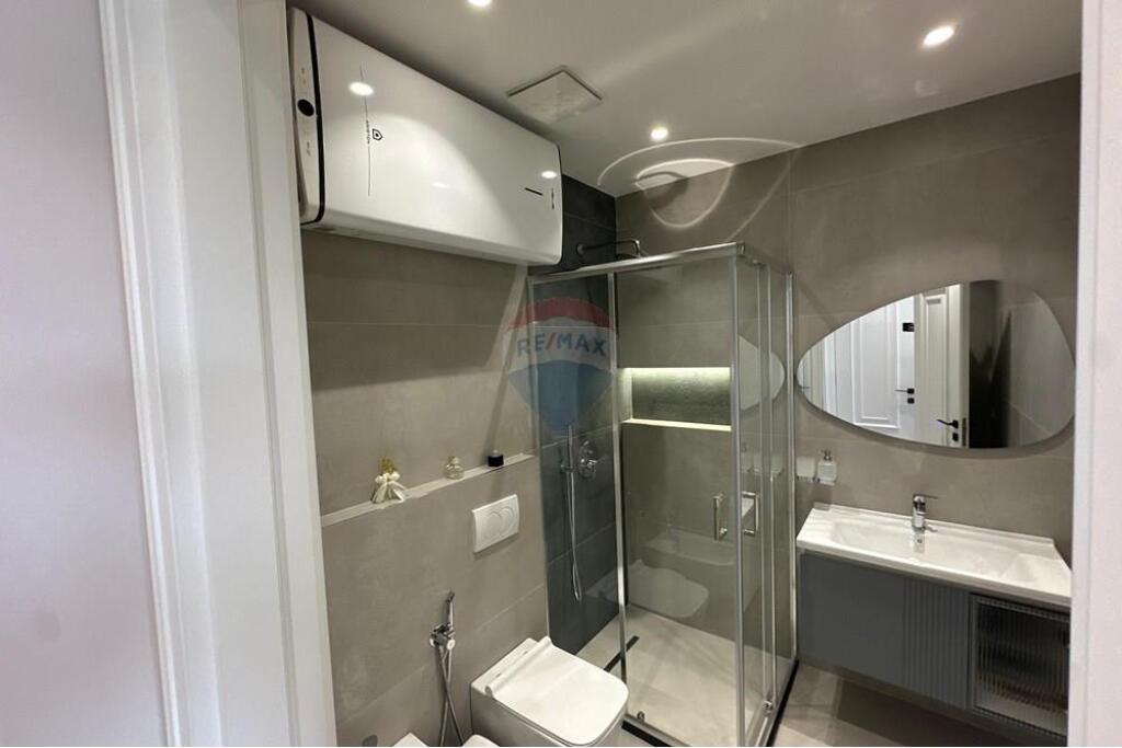 Modern apartment 2+1+2 at Elbasan Street!.