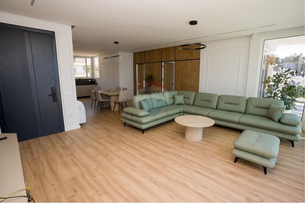 Penthouse - Për Shitje - Rruga Butrinti, Riviera, Sarandë