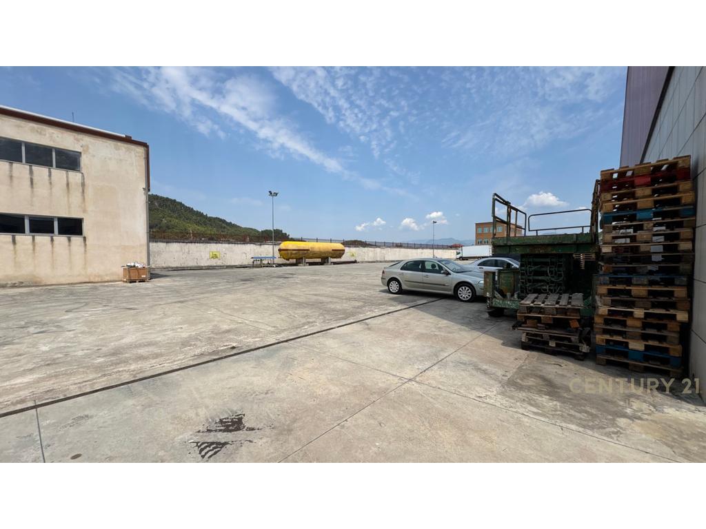 Jepet me Qira Kapanon + Truall + Zyra – Vaqarr, Tiranë