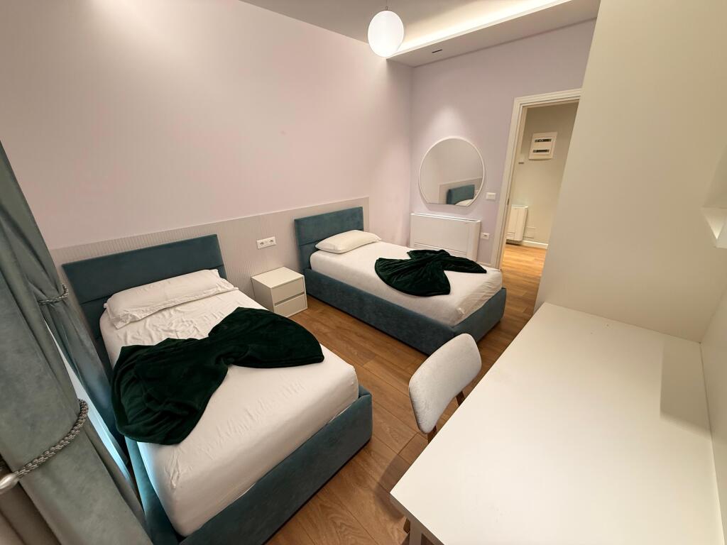📢 In Affitto – Appartamento 2+1 📍 Centro di Tirana, vicino al palazzo a 9 piani