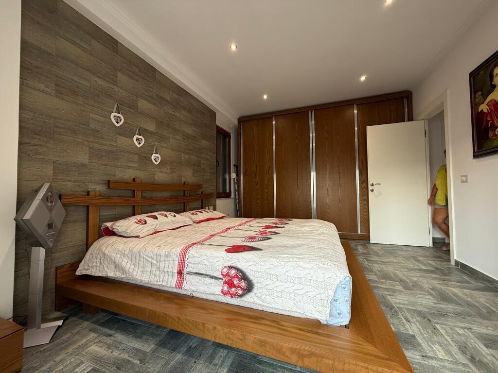 🏠 Shitet Apartament 2+1 me 2 Ballkone – Zona Astir, pranë Vila L 💰 Çmimi: Sipas kërkesës