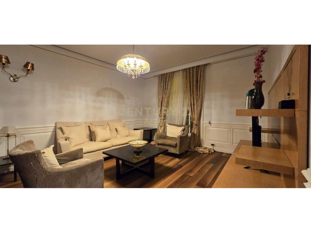 JAPIM ME QIRA APARTAMENT 1+1,SHKOLLA E KUQE!