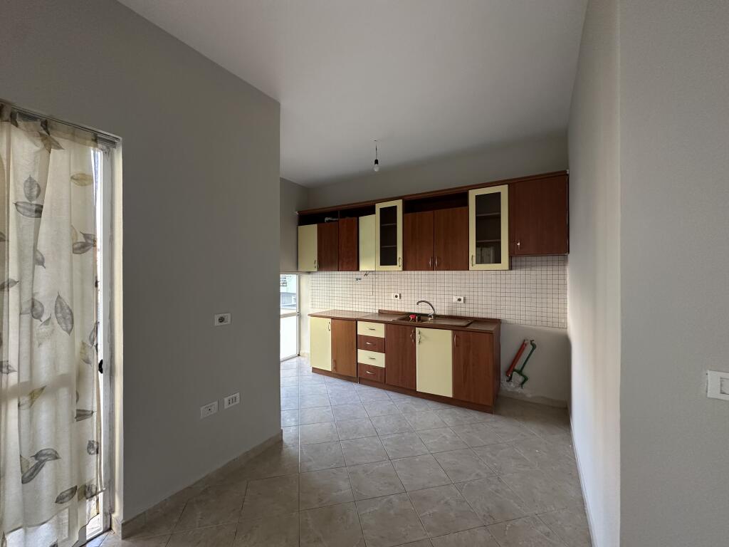 Kodra e Diellit, Apartament 2+1 ne Vile Private
