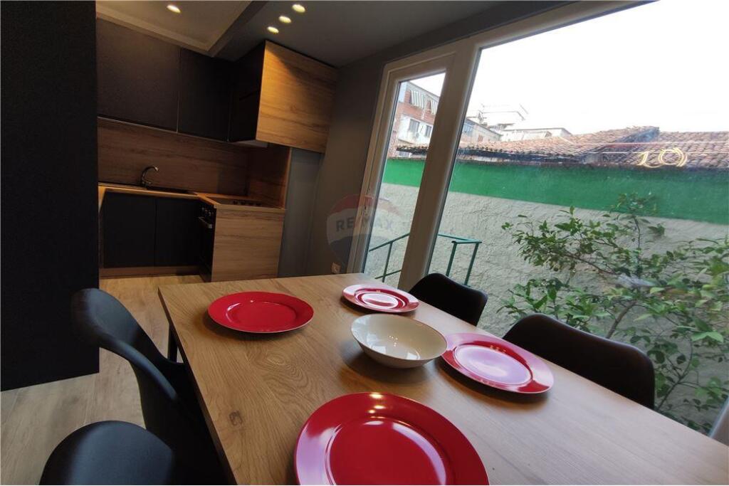 Apartament 2+1+2. Bulevardi Zogu i pare