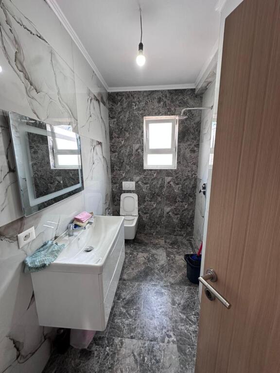 Shitet apartament 2+1 tek Rruga Bardhyl!