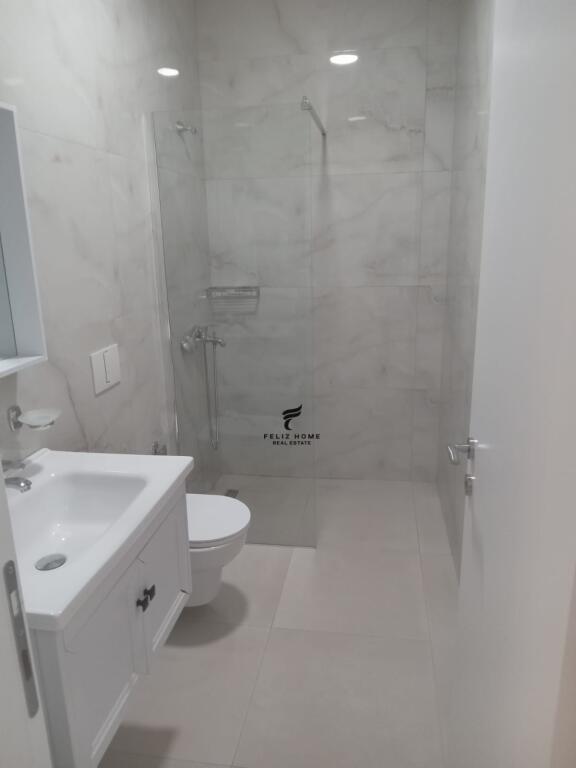 APARTAMENT ME QERA 2+1 XHAMLLIK 700 EURO
