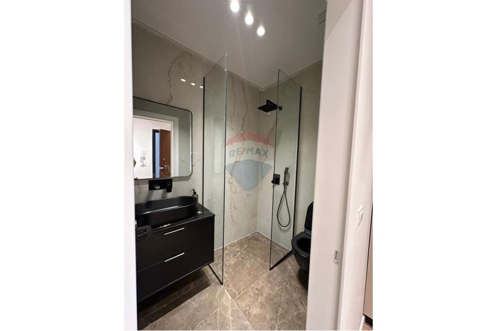 kika 2 apartament per qira me post aprkimi