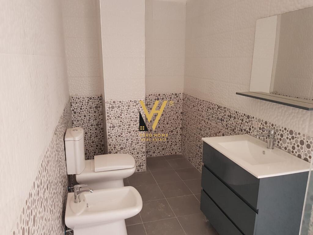 JEPET APARTAMENT 3+1+3 ME QIRA TE LIQENI I THATE 1.000 EURO