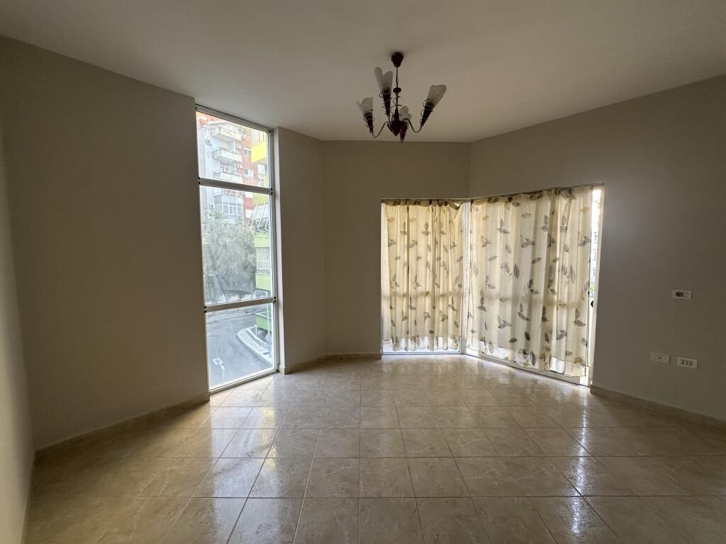 Kodra e Diellit, Apartament 2+1 ne Vile Private