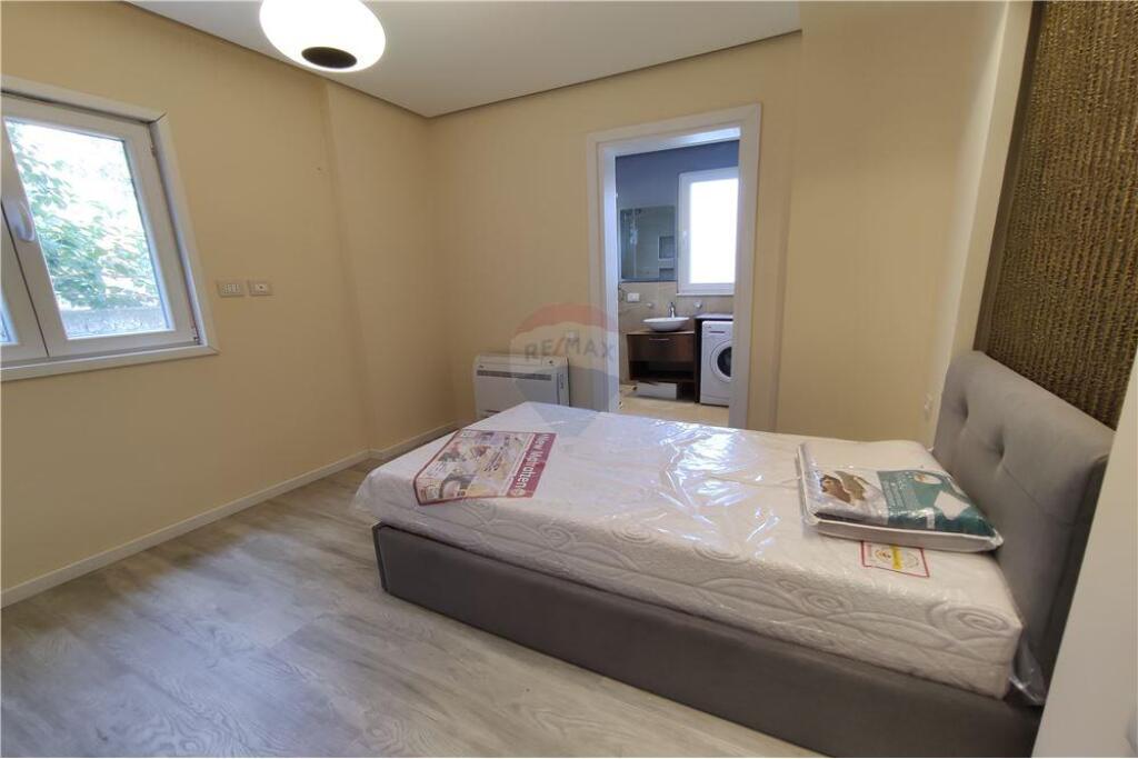 Apartament 2+1+2. Bulevardi Zogu i pare