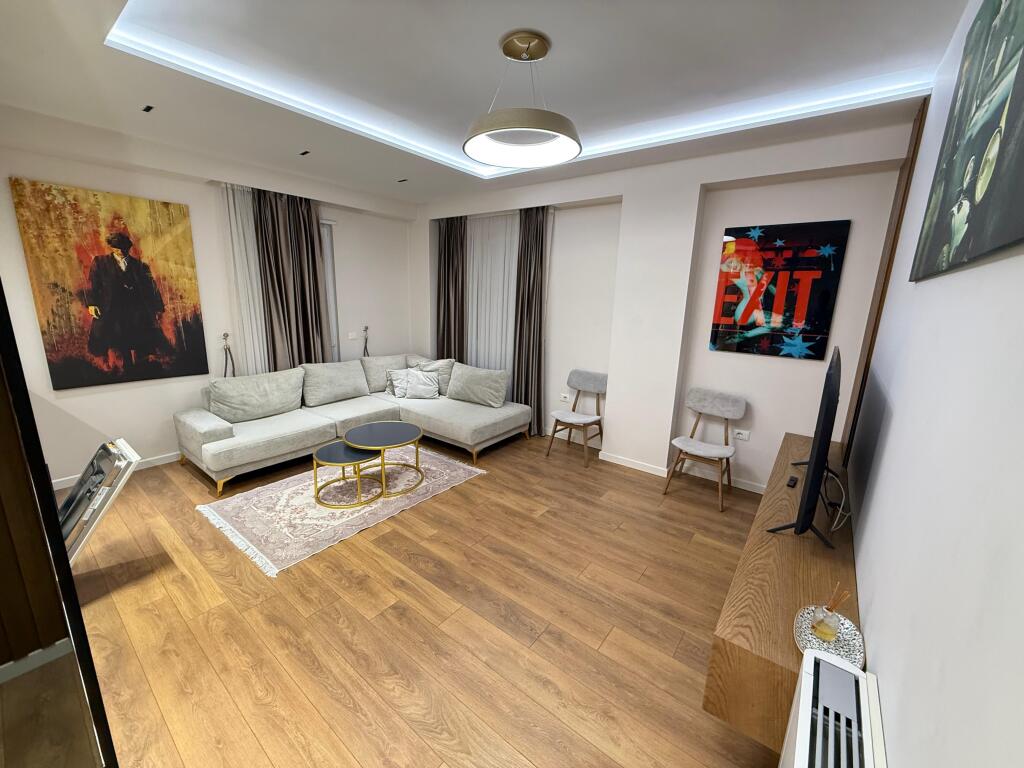 📢 In Affitto – Appartamento 2+1 📍 Centro di Tirana, vicino al palazzo a 9 piani