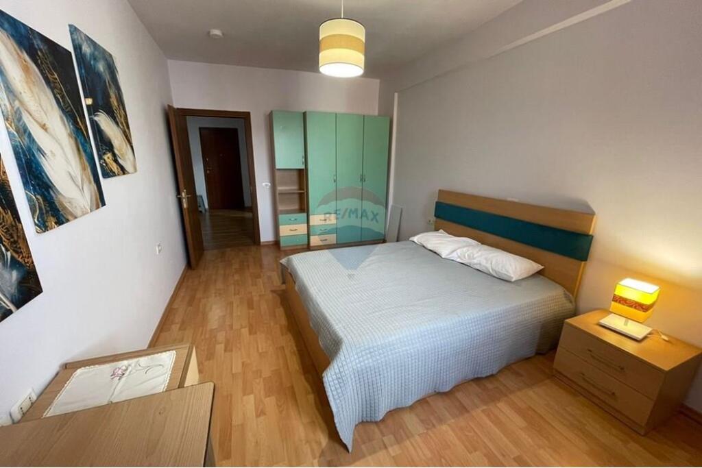 Apartament 2+1 per Qira Komuna e Parisit !