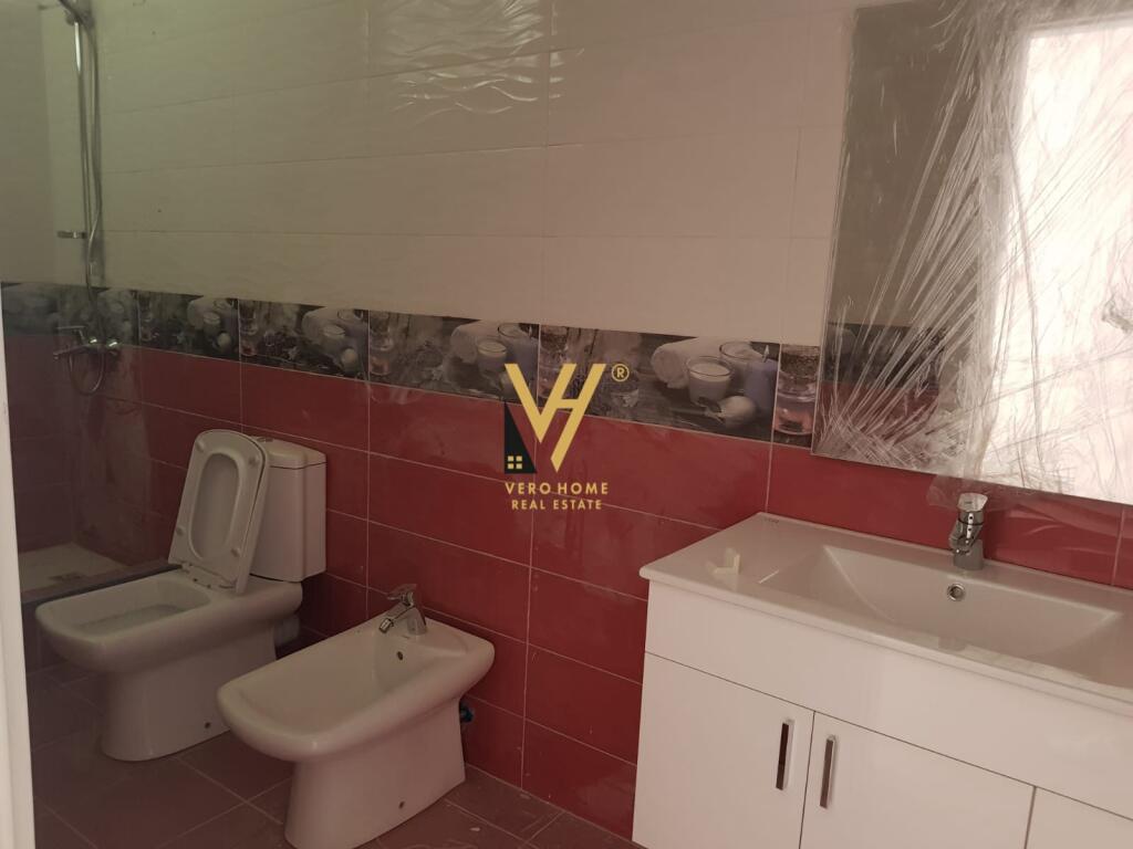 JEPET APARTAMENT 3+1+3 ME QIRA TE LIQENI I THATE 1.000 EURO