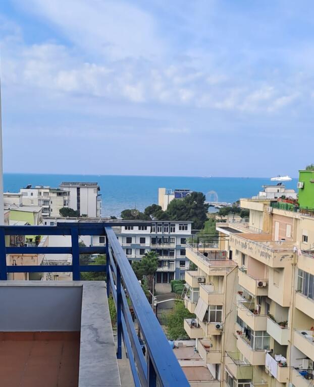 AFFITTASI APPARTAMENTO CON VISTA MARE SULLA SPIAGGIA VICINO A FLORIDA