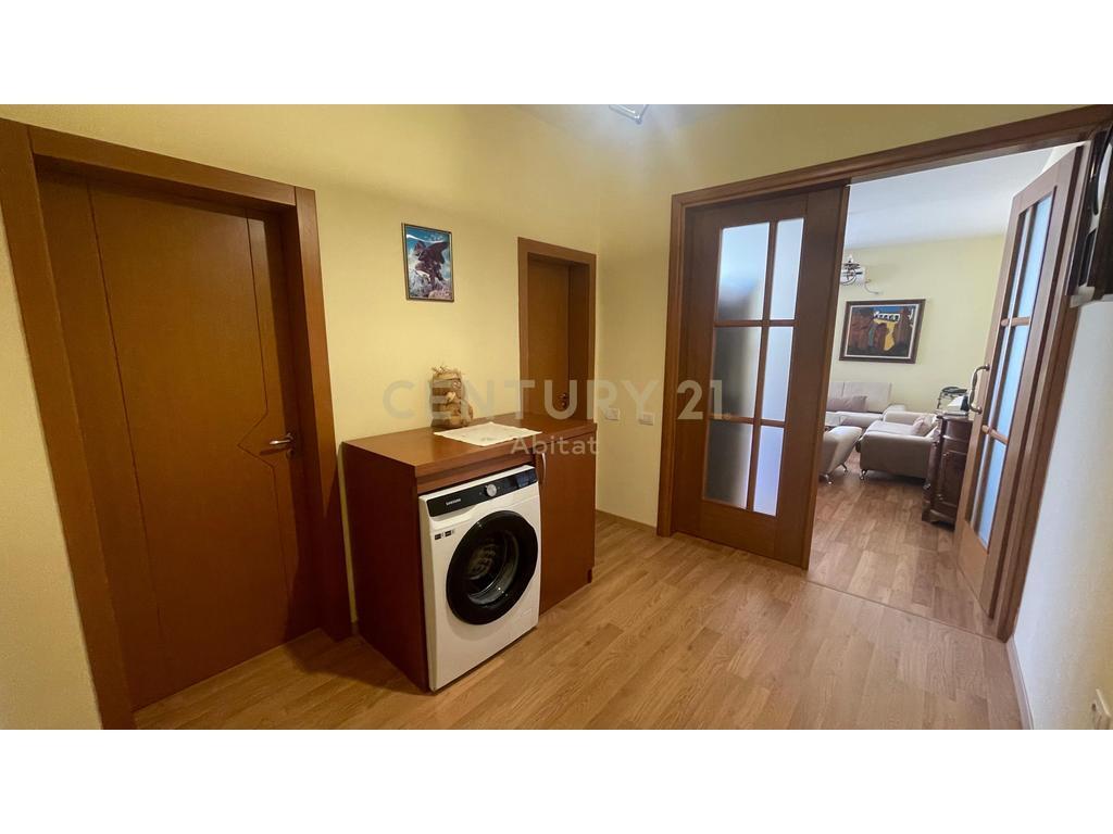 APARTAMENT 1+1 ME QIRA, QENDER-TIRANE