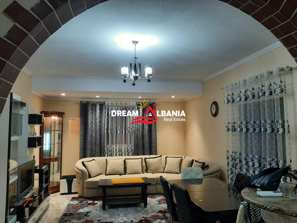 Villa di 3 piani in affitto a Fushe Mezez vicino all'Università Kristal (ID 4251241).