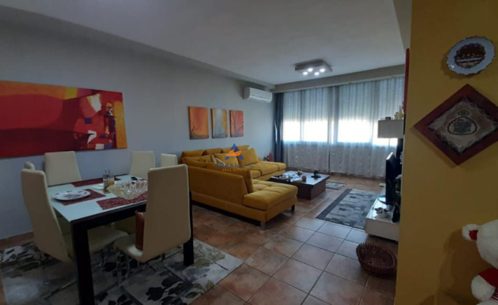 VENDESI APPARTAMENTO 2+1+BALCONE "VICINO AL BAR ARTISTA, OSPEDALI" 170.000 EURO