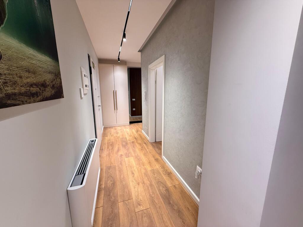 📢 In Affitto – Appartamento 2+1 📍 Centro di Tirana, vicino al palazzo a 9 piani