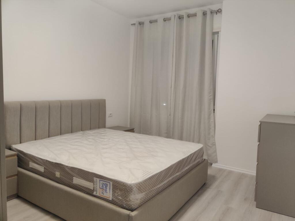 Affittasi appartamento 2+1 a Univer City