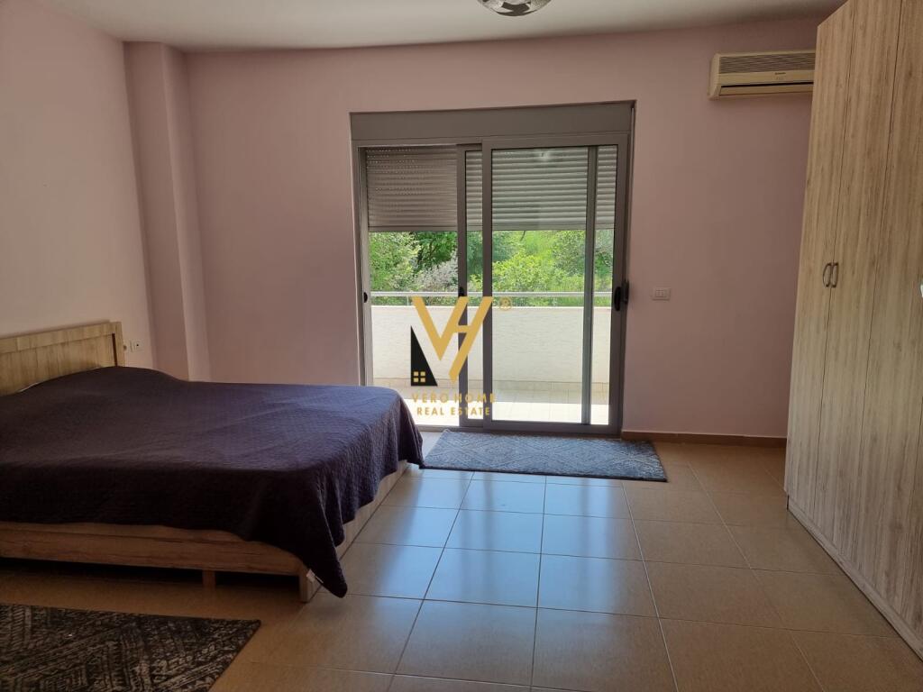 JEPET APARTAMENT 3+1+3 ME QIRA TE LIQENI I THATE 1.000 EURO