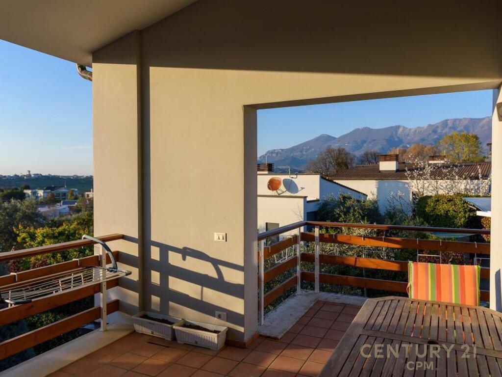 LONG HILL, VILLA FOR RENT