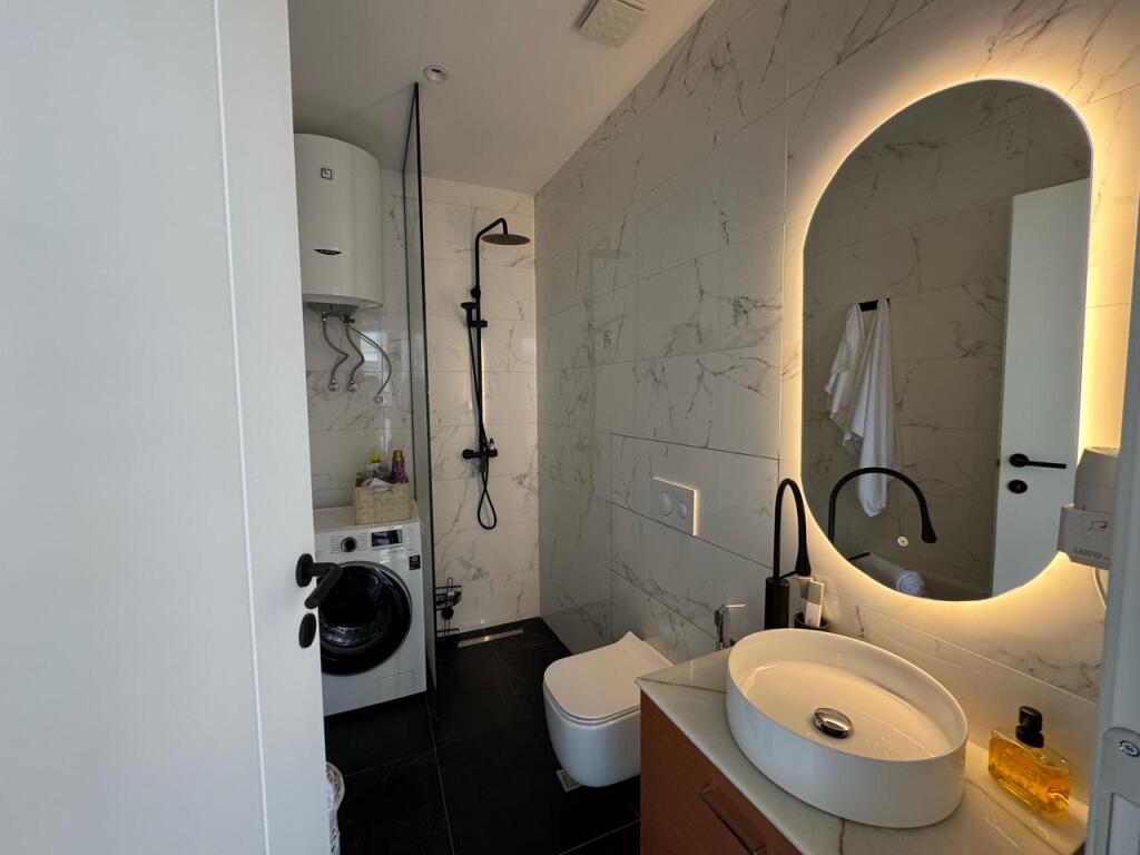 📢 Qira Apartament 2+1 – Rruga e Dibrës, Vila Gold 💶 Çmimi: 1,350 €/muaj